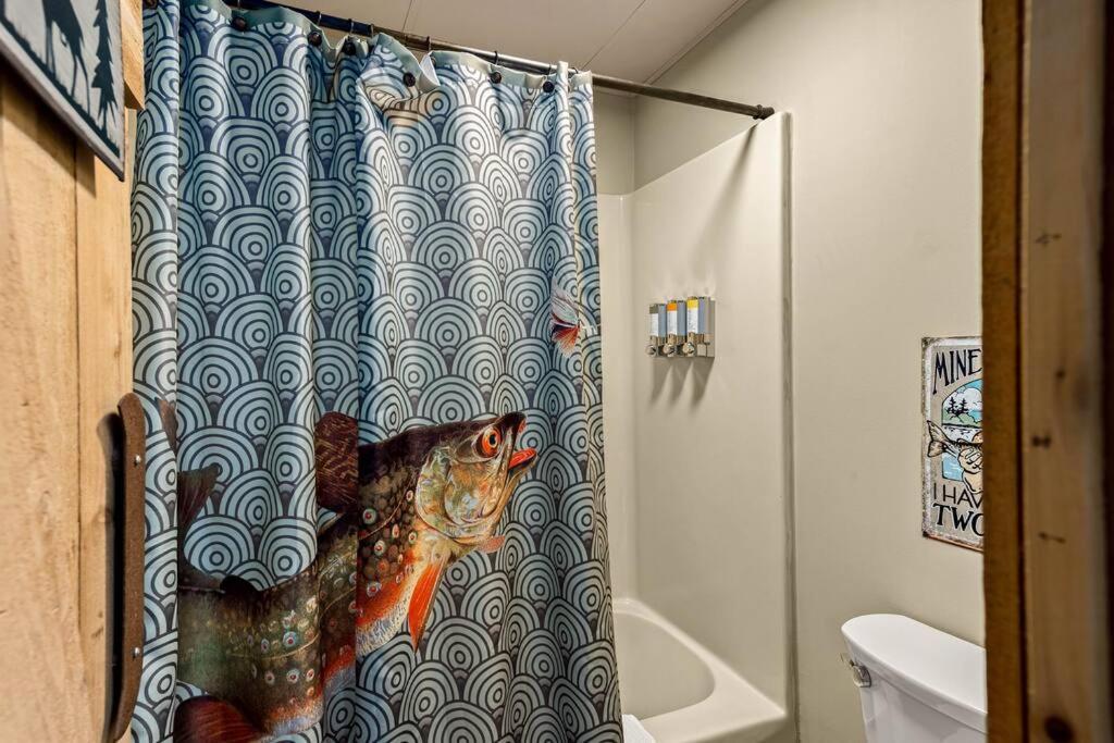 Stonegate Lodge 2 Queen Beds Wifi 50In Roku Tv Salt Water Pool Room #105 Eureka Springs Luaran gambar