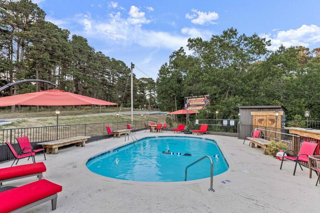 Stonegate Lodge 2 Queen Beds Wifi 50In Roku Tv Salt Water Pool Room #105 Eureka Springs Luaran gambar