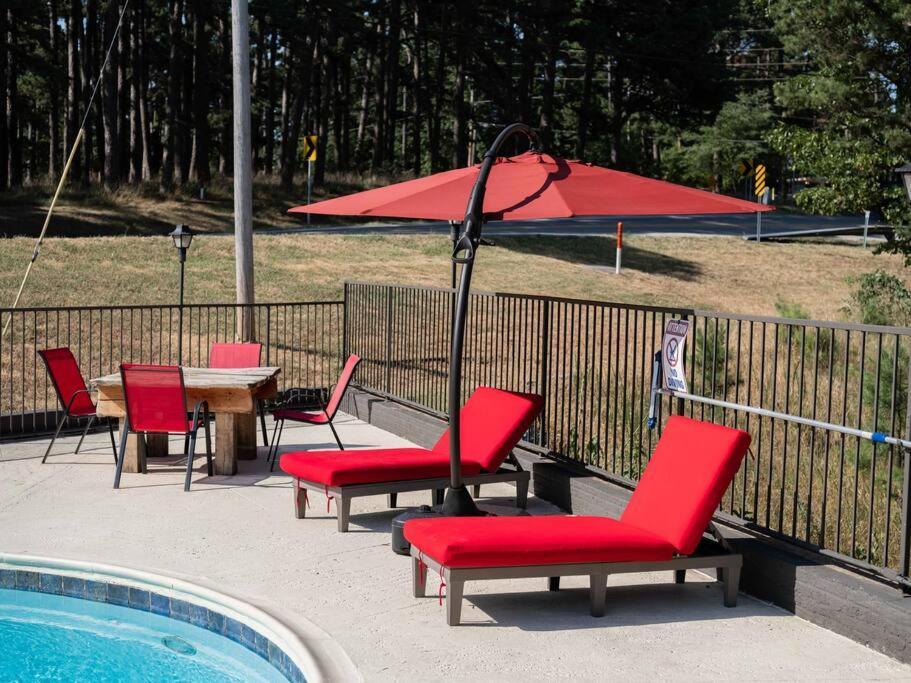 Stonegate Lodge 2 Queen Beds Wifi 50In Roku Tv Salt Water Pool Room #105 Eureka Springs Luaran gambar